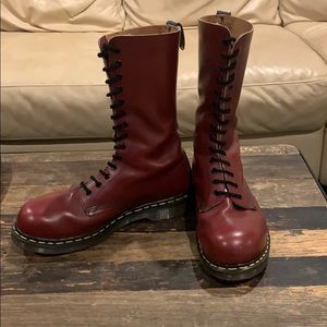 Vintage 1990s 14 hole Doc Martens UK10
